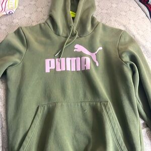 Army green puma hoodie pink logo